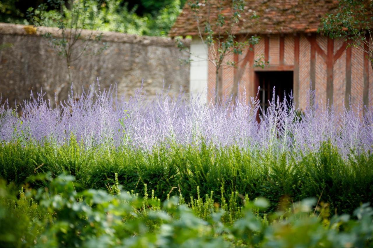 Relais & Chateau Louise De La Valliere Reugny  Exterior photo